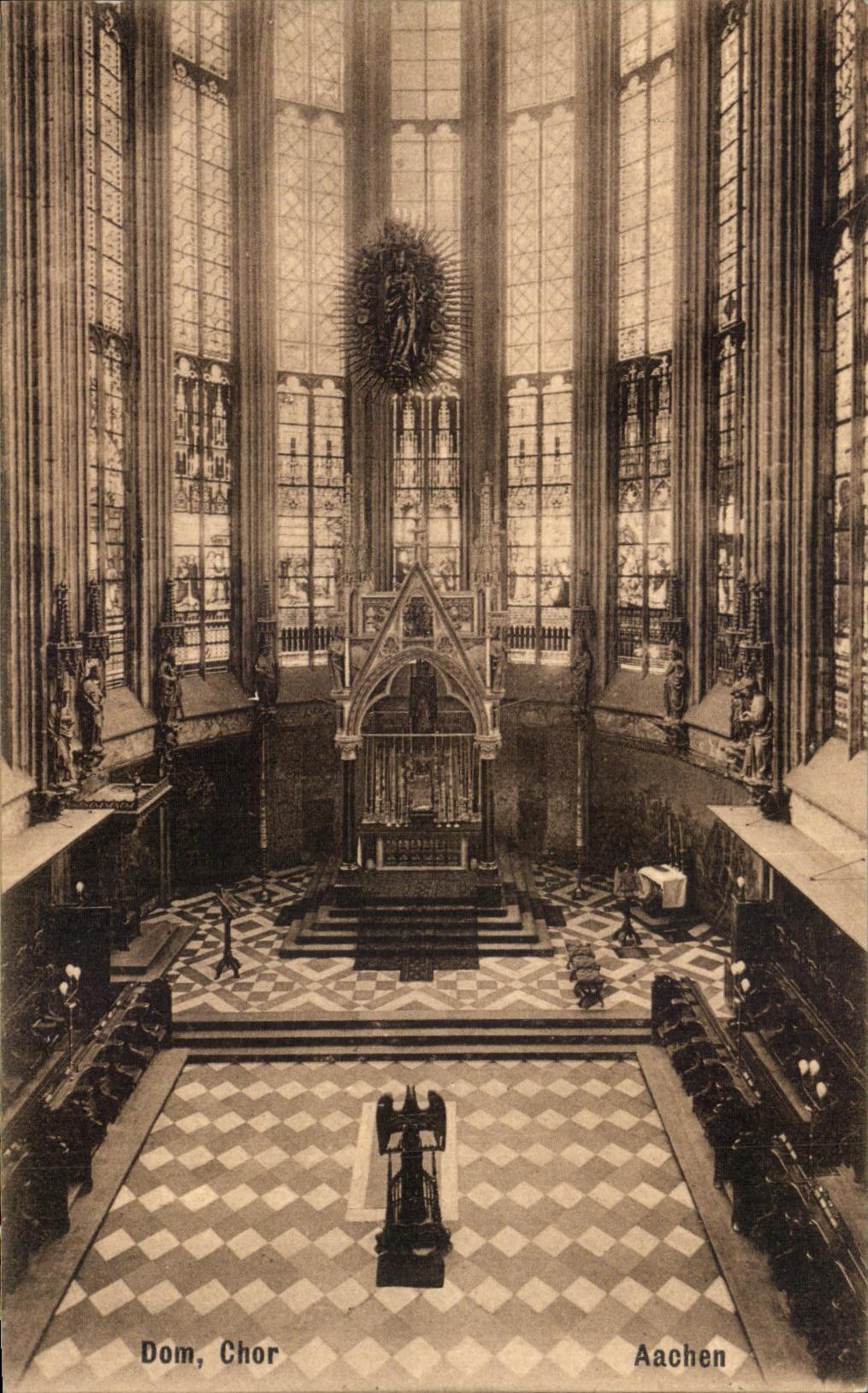 VINTAGE POSTCARD Aachen Dom Chor