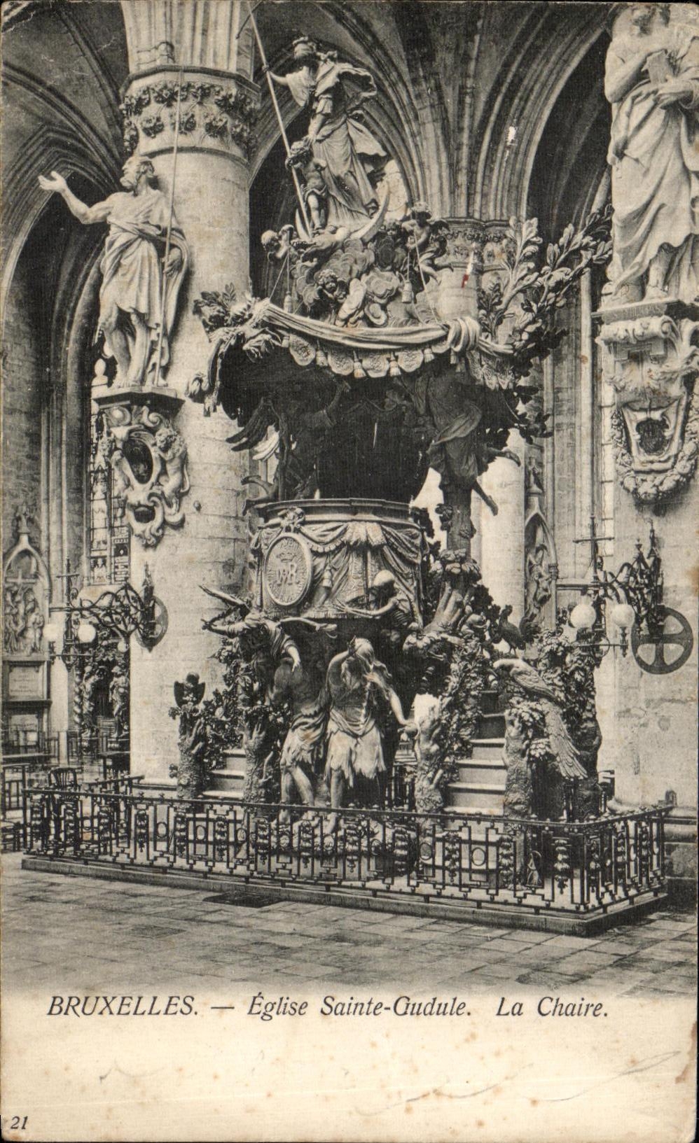 Iglesia Sainte Gudulia de Bruselas de la POSTAL de la VENDIMIA el púlpito