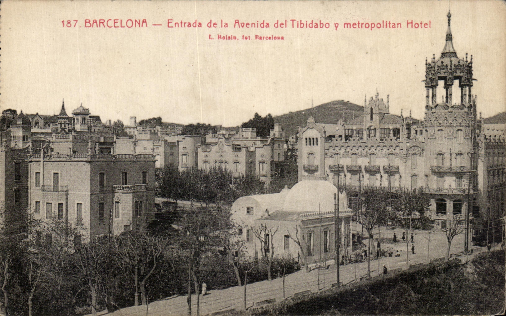 VINTAGE POSTCARD Barcelona Entrada of Avenida del Tibidadi there Metropolitan Hotel