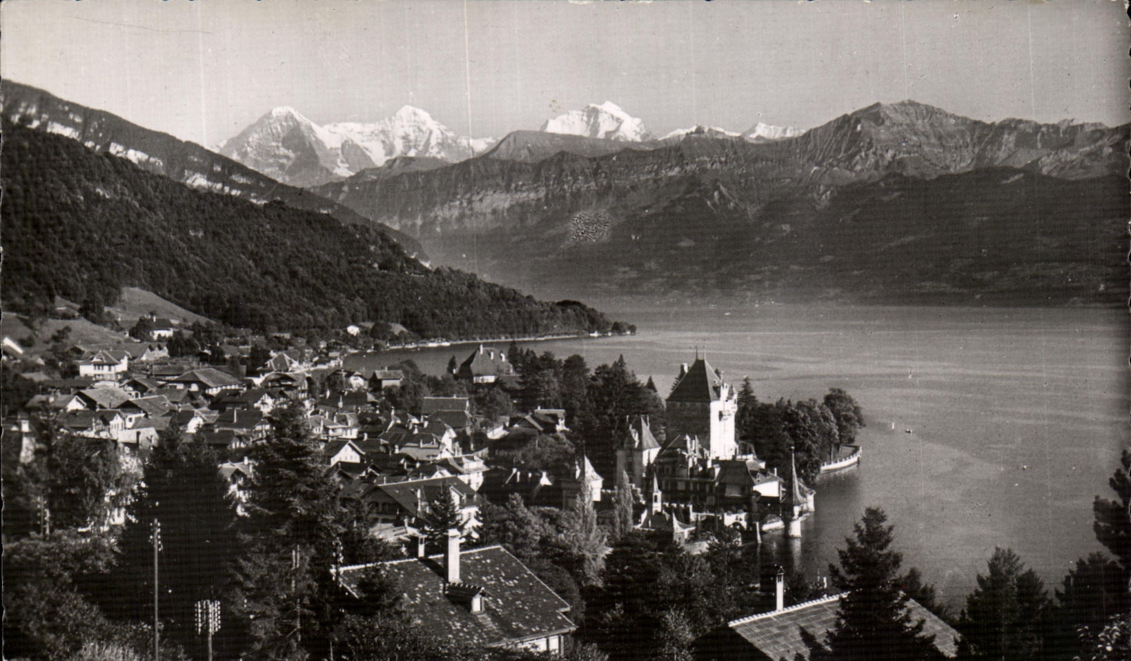 CPA Oberhofen am Thunersee Eiger Monch Und Jungfrau