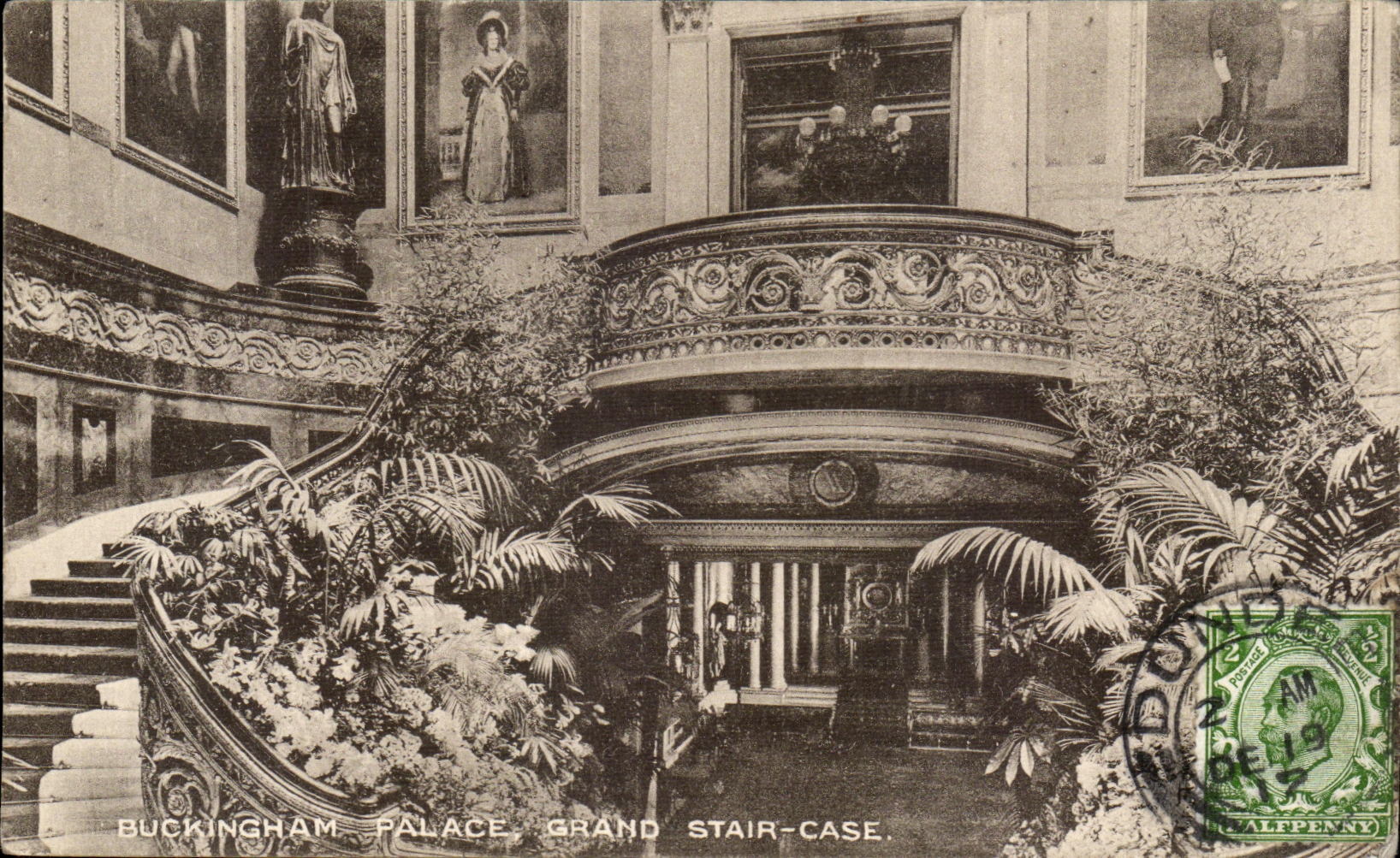 VINTAGE POSTCARD Buckingham Palace Large Stair Puts