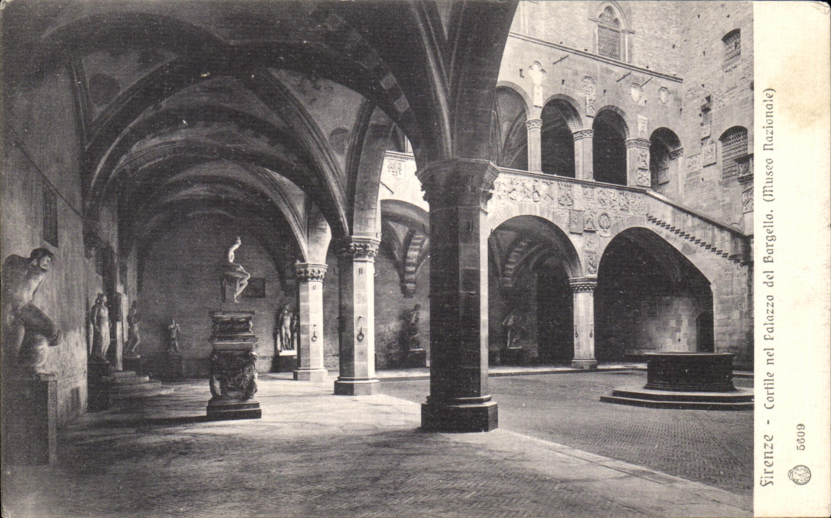 POSTAL Firenze Cortile Nel Falazzo del Bargello de la VENDIMIA