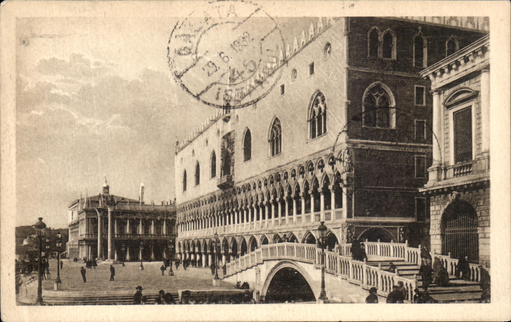 VINTAGE POSTCARD Venezia Molo Collar Palazzo Ducal