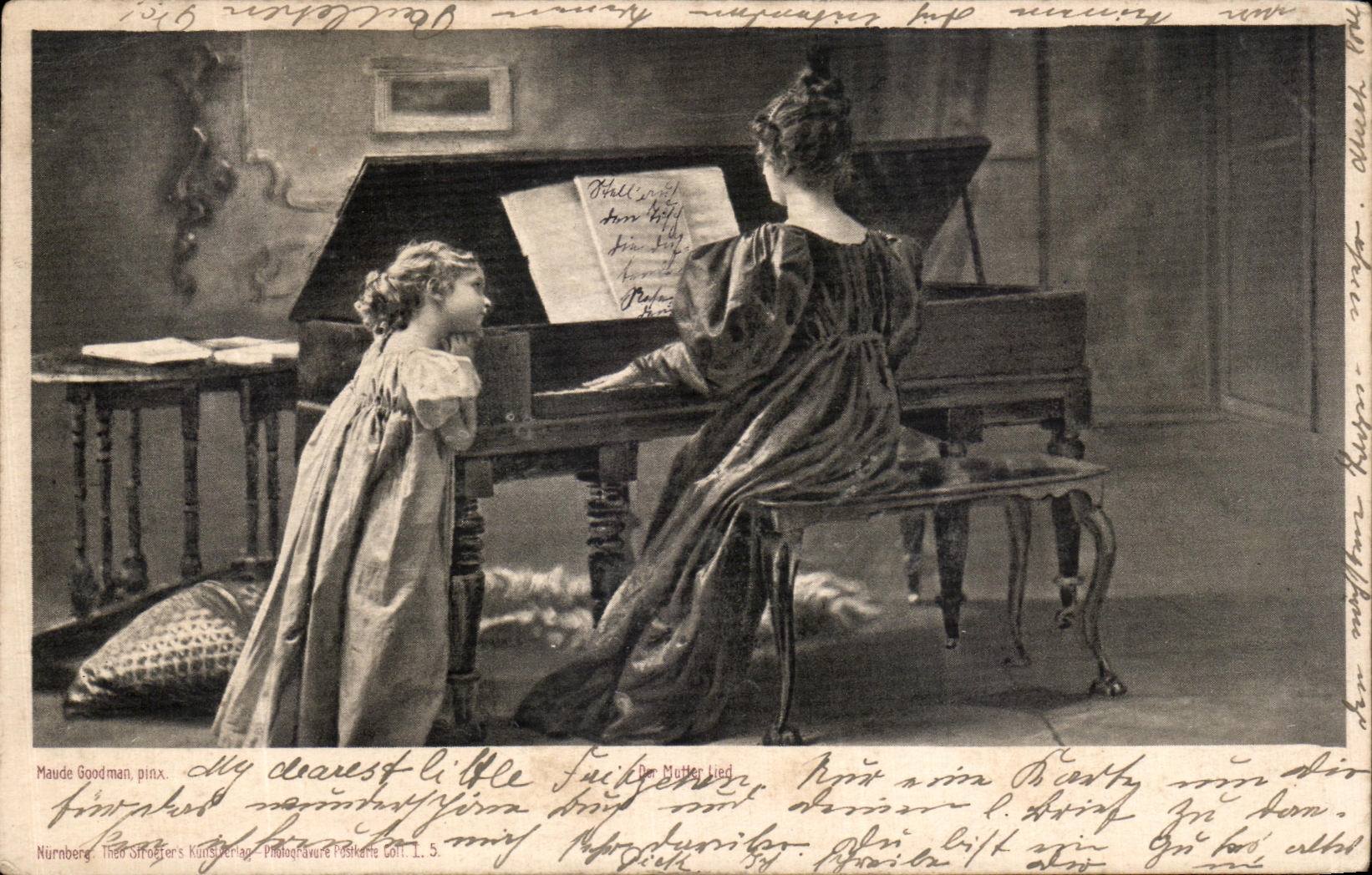 CPA Femme au piano