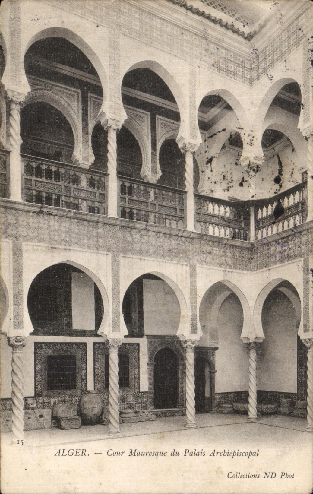 CPA Alger Cour Mauresque du Palais Archiepiscopal Algerie