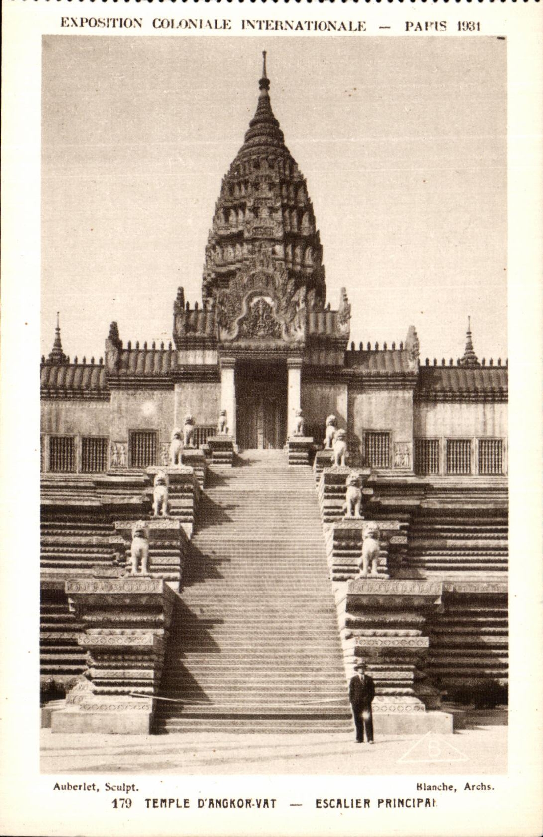 VINTAGE POSTCARD Paris Fair colonial international Paris 1931 Temple D Angkor Vat Principal Staircase
