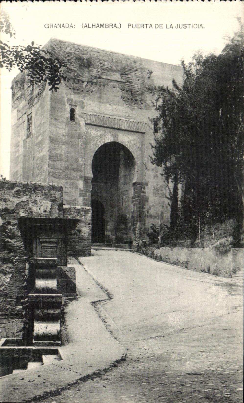VINTAGE POSTCARD Granada Alhambra Puerta Of Justicia