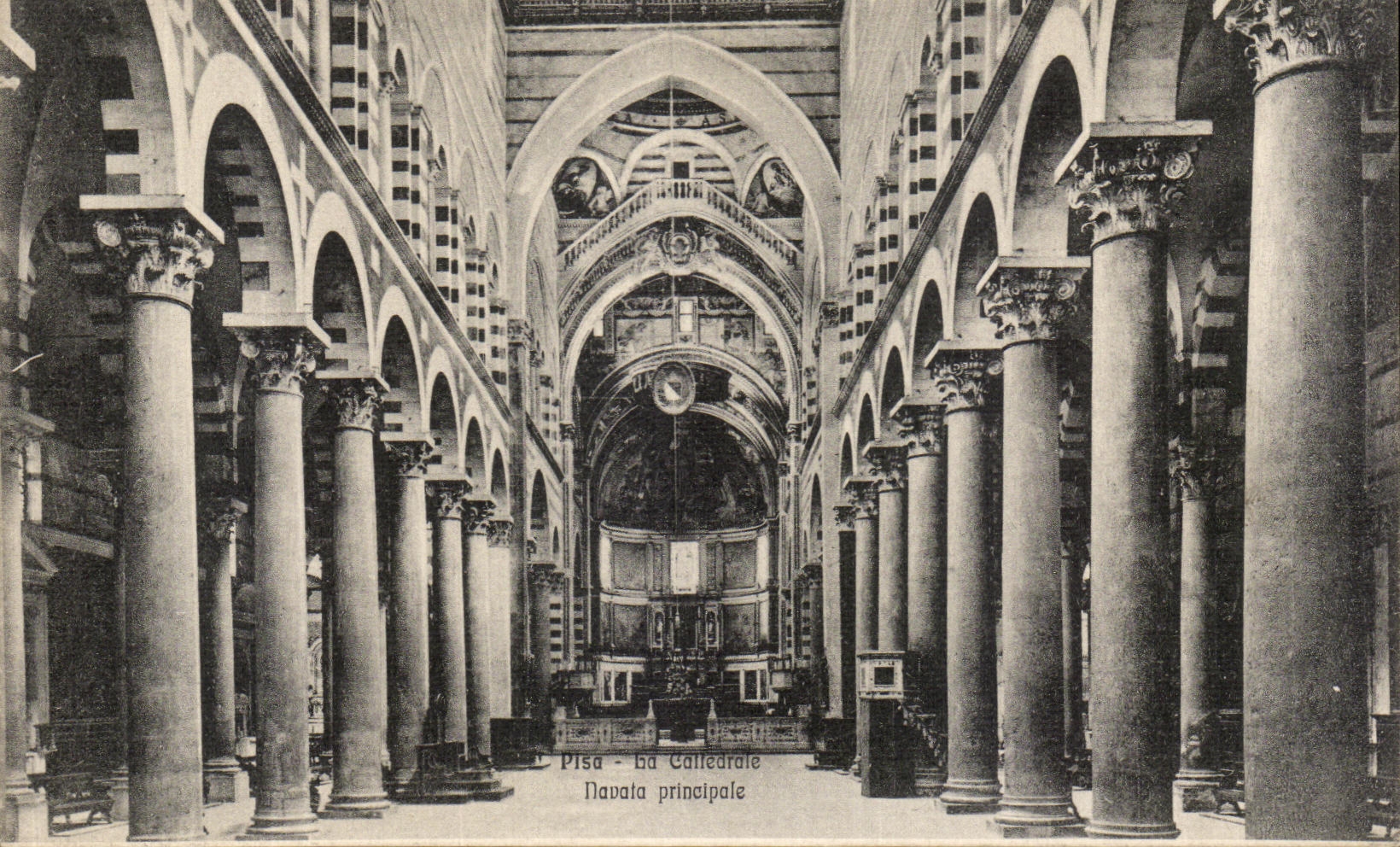 VINTAGE POSTCARD the Cathedral Navata Principale Rammed