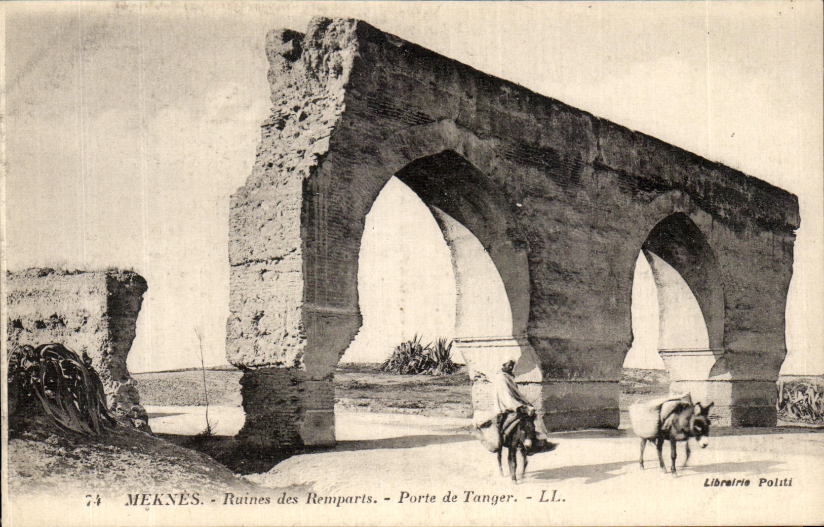 CPA Meknes Ruines des Remparts Porte de Tanger