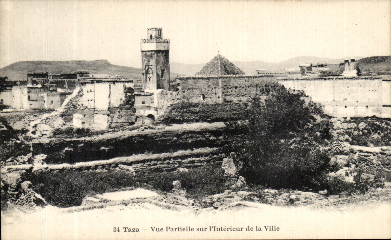 Parcial vista Taza de la POSTAL de la VENDIMIA en L interior de la ciudad