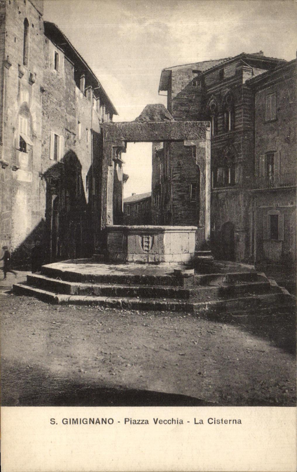 CPA Gimignano Piazza Vecchia La Cisterna