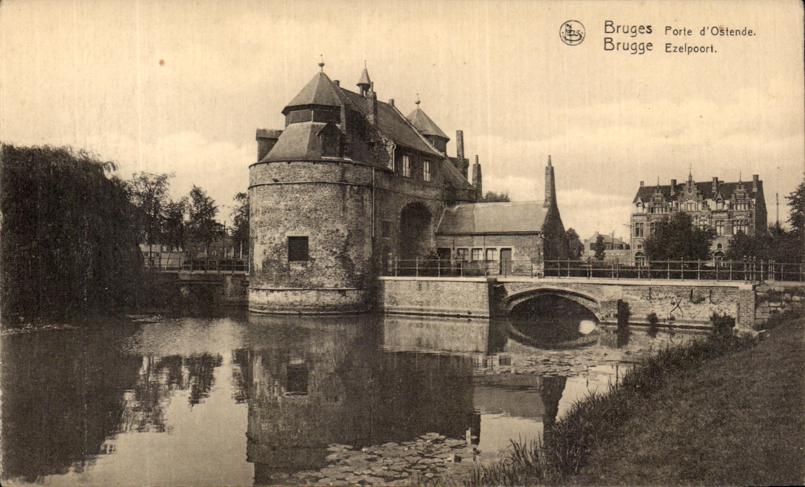 VINTAGE POSTCARD Bruges Carries D Ostend