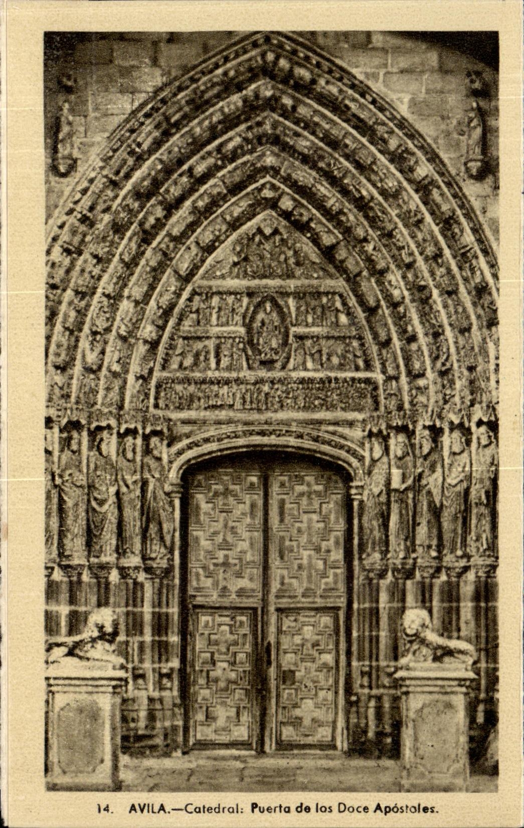 VINTAGE POSTCARD Avila Catedral Puerta of mow Dace Apostales