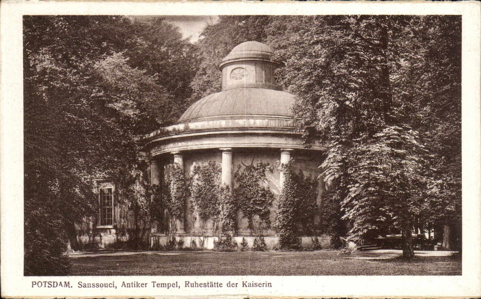 VINTAGE POSTCARD Potsdam Sanssouci Antiker Tempet