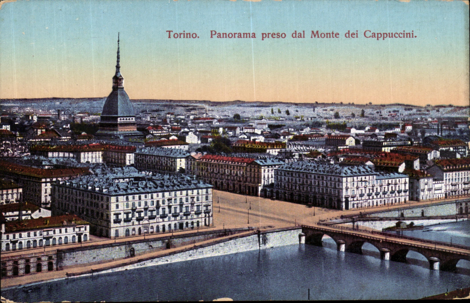 El panorama Preso dal de Torino de la POSTAL de la VENDIMIA monta el dei Cappuccini