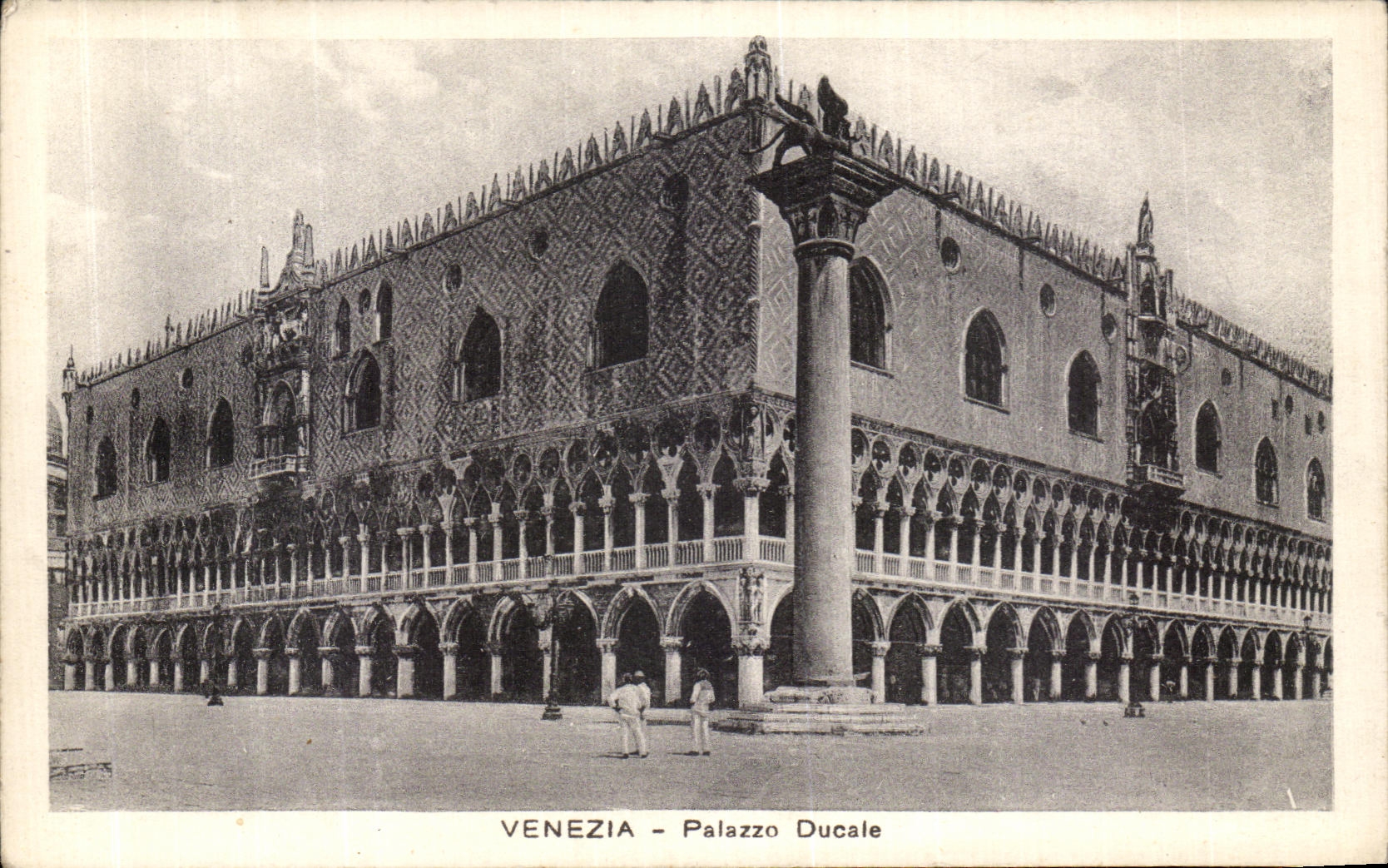 VINTAGE POSTCARD Venezia Piazza Ducal