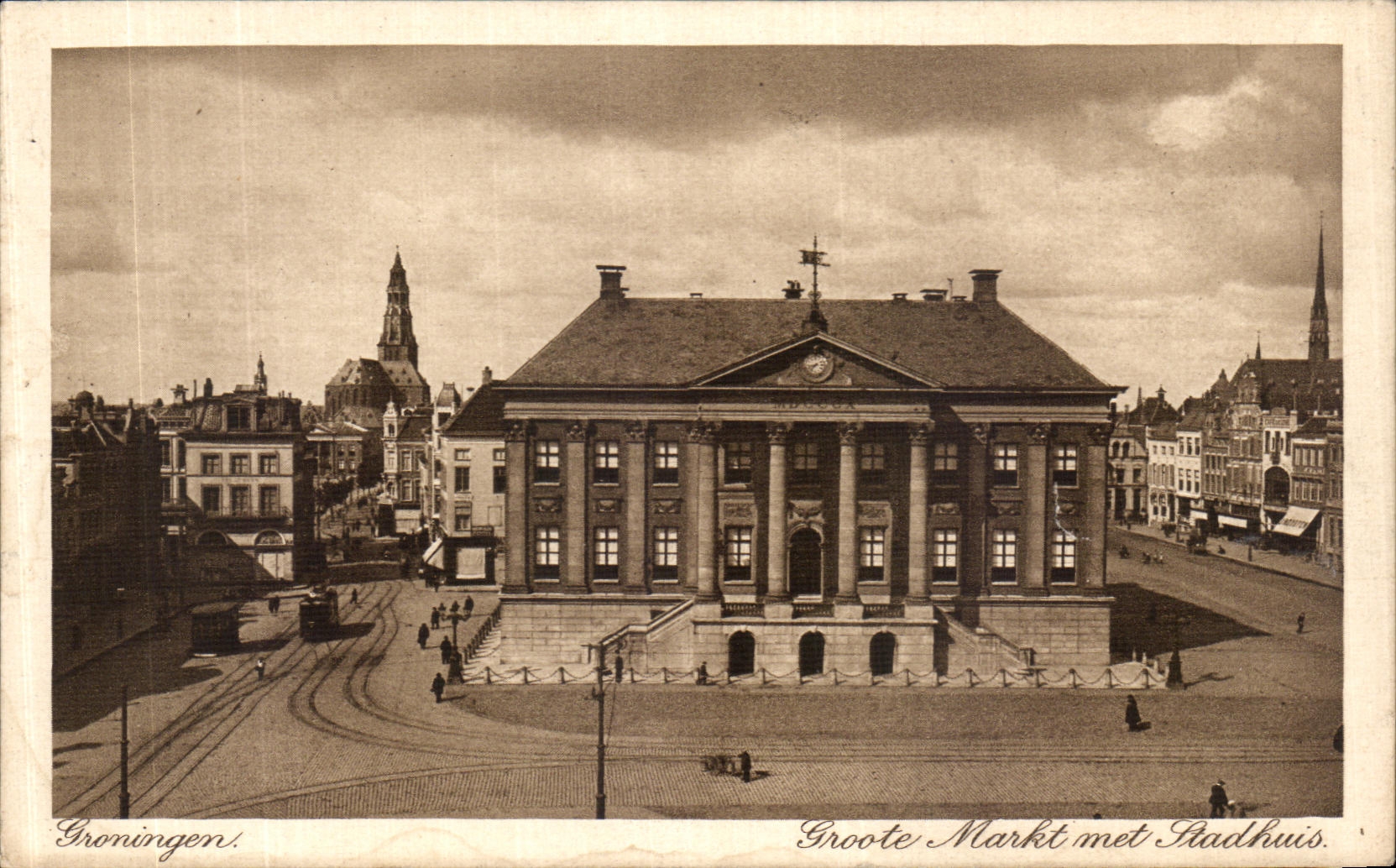 VINTAGE POSTCARD Groningen Groote Marktmet Stadhuis