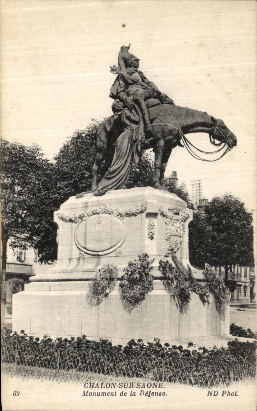 VINTAGE POSTCARD Trawl net On the Saone Monument of Defense Militaria Horse