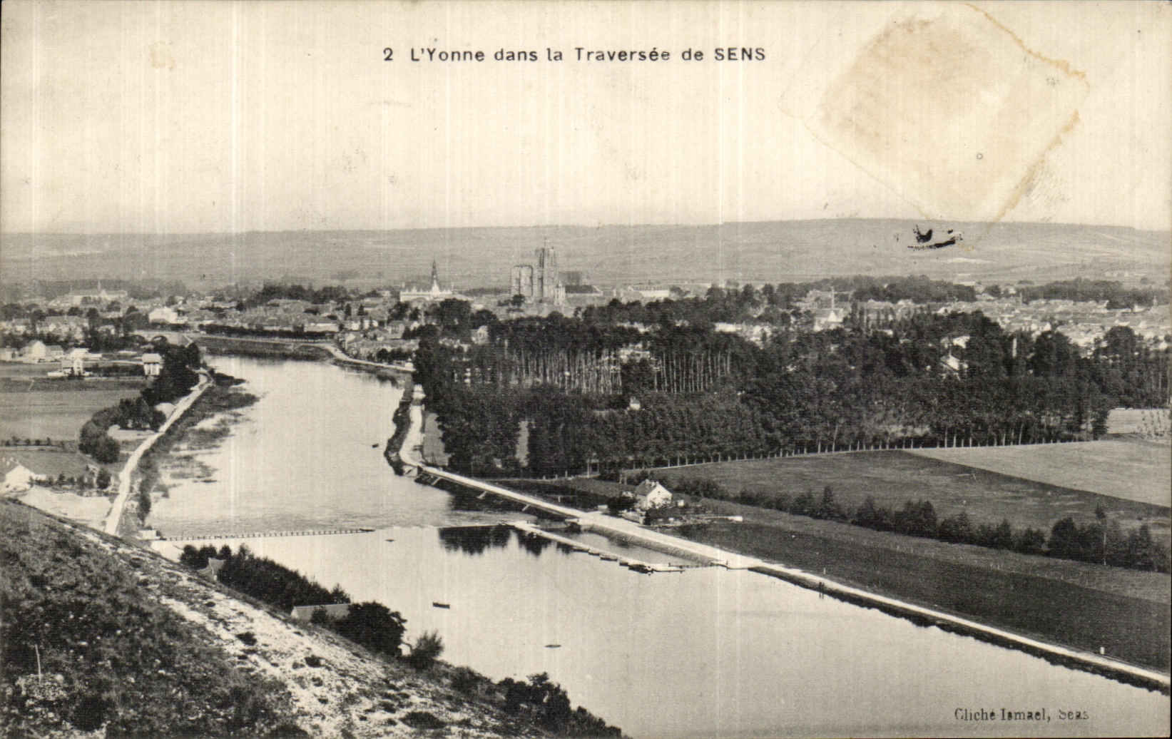 CPA Sens L Yonne dans La Traversee de Sens