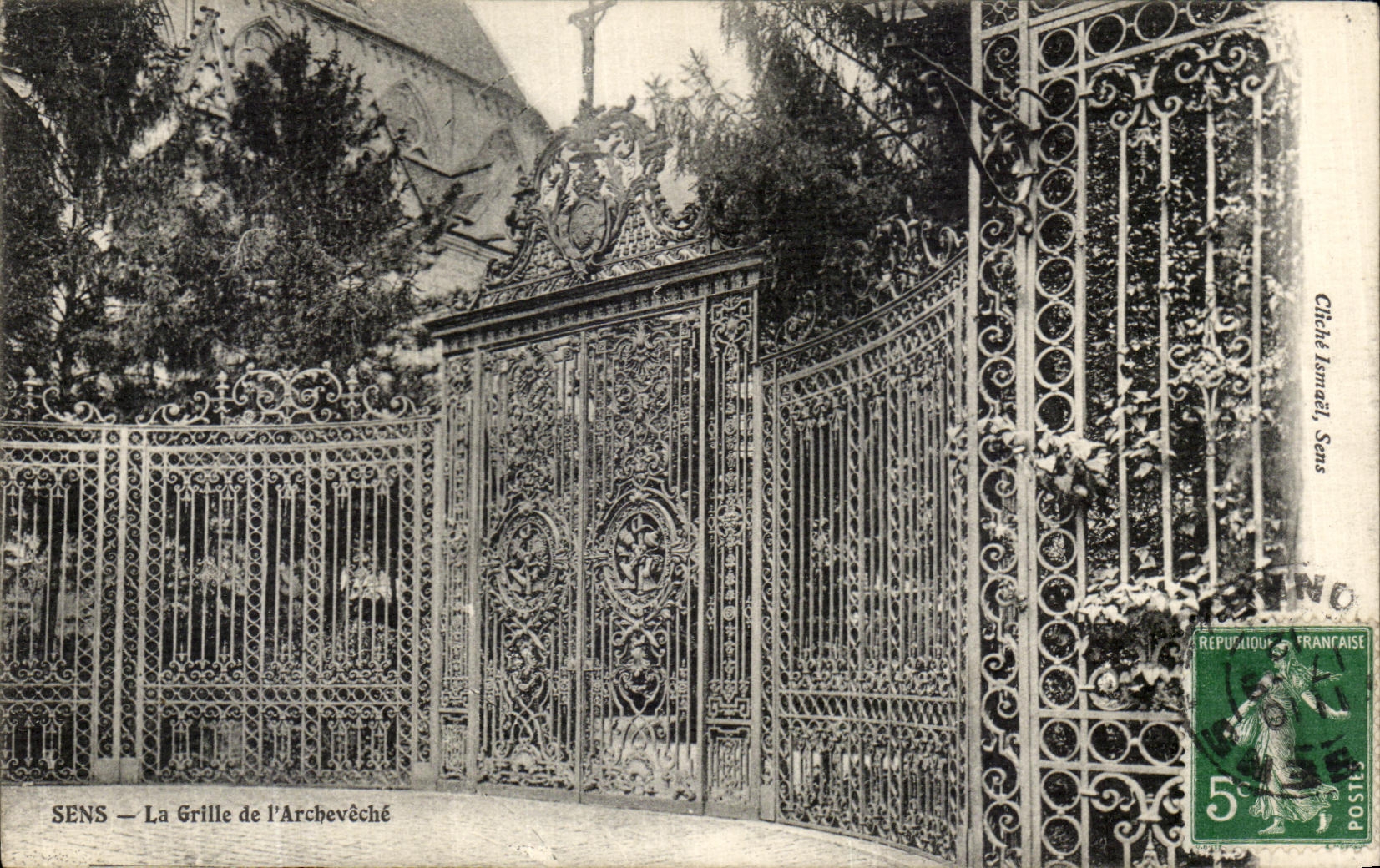 CPA Sens La Grille de l Archeveche