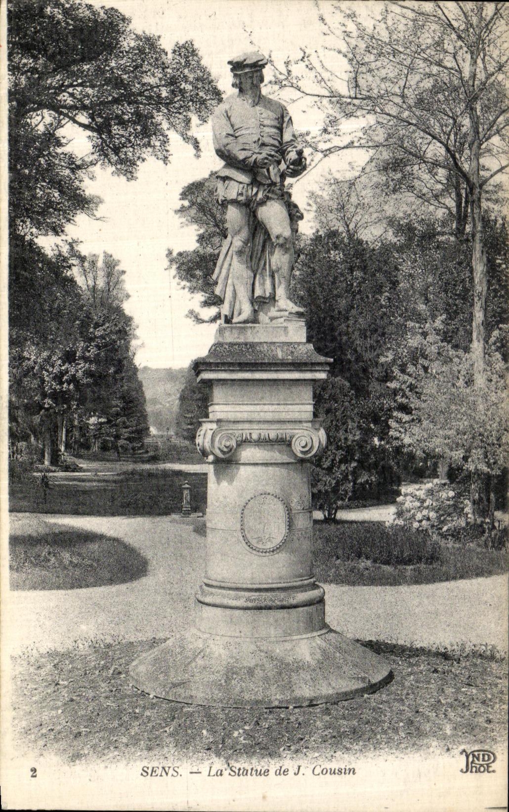 CPA Sens La statue de Cousin
