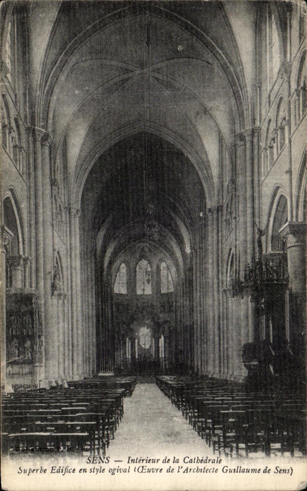 CPA Sens Interieur de la Cathedrale Architecte Guillaume de Sens
