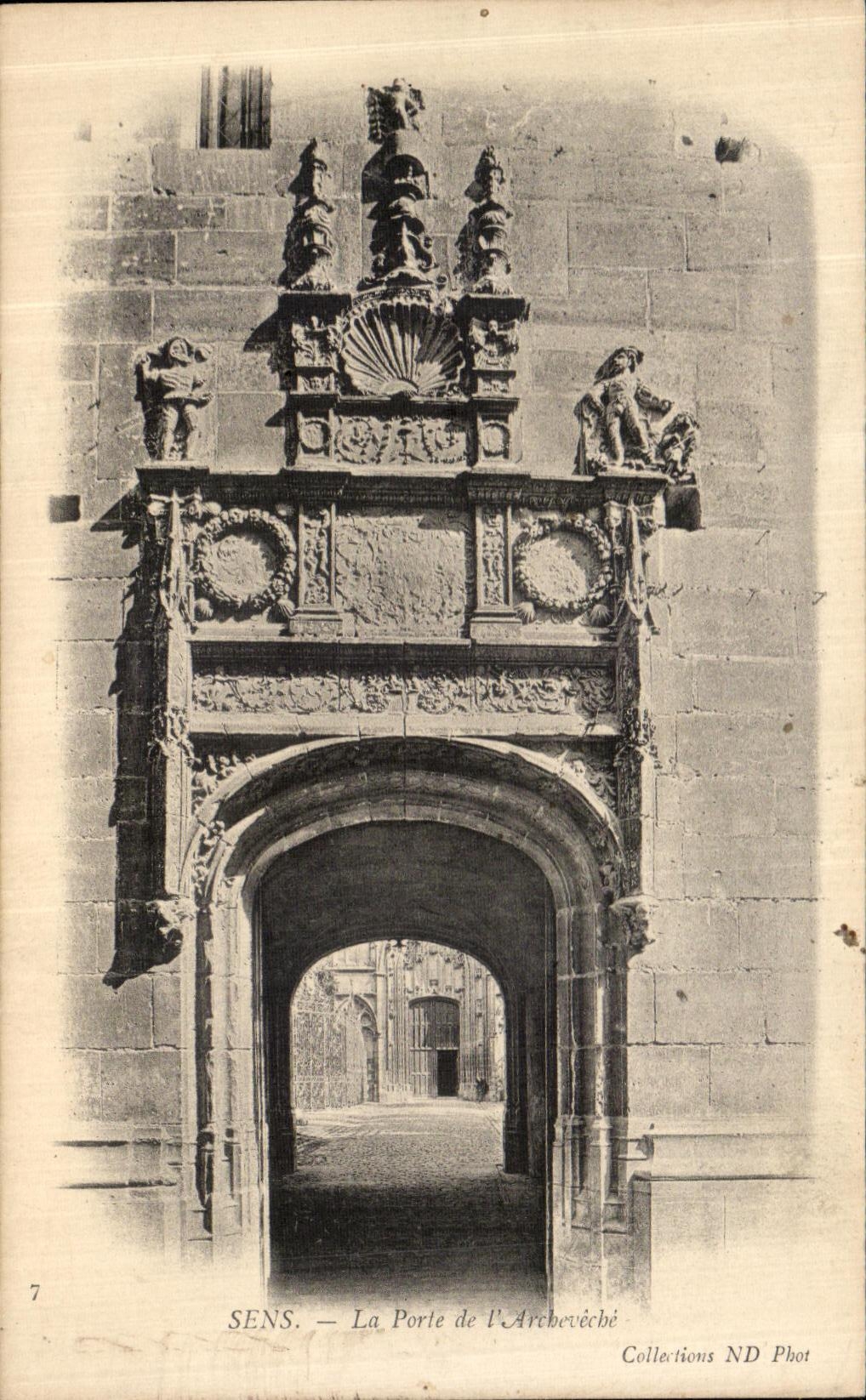 CPA Sens La porte de l Archevehe