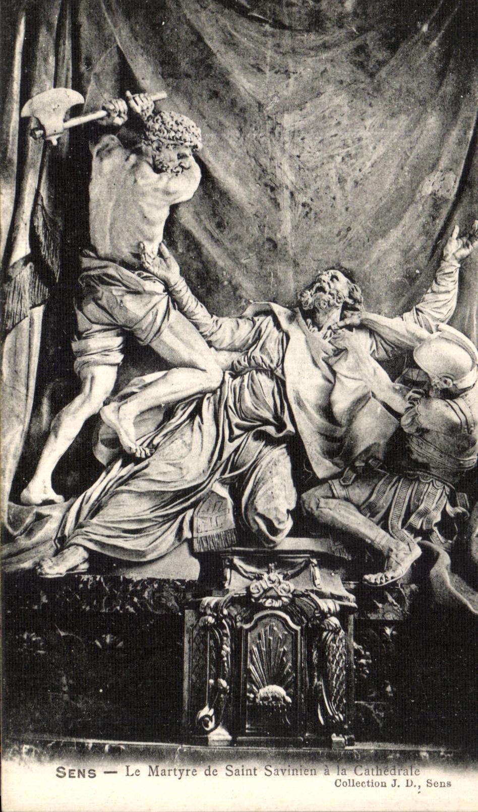 CPA Sens Le Maetyre de Saint Savinien la Cathedrale