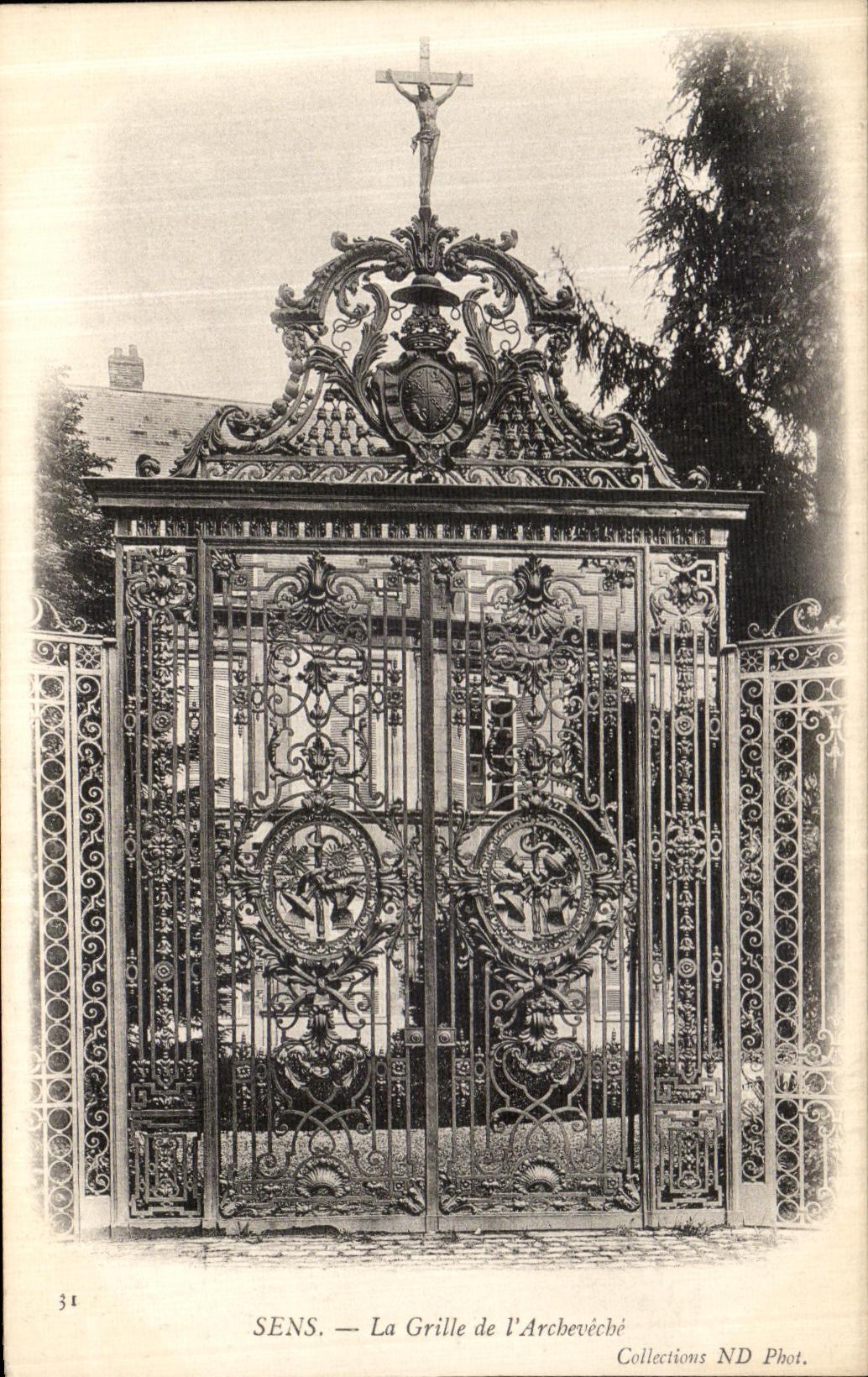 CPA Sens La Grille de L Archeveche