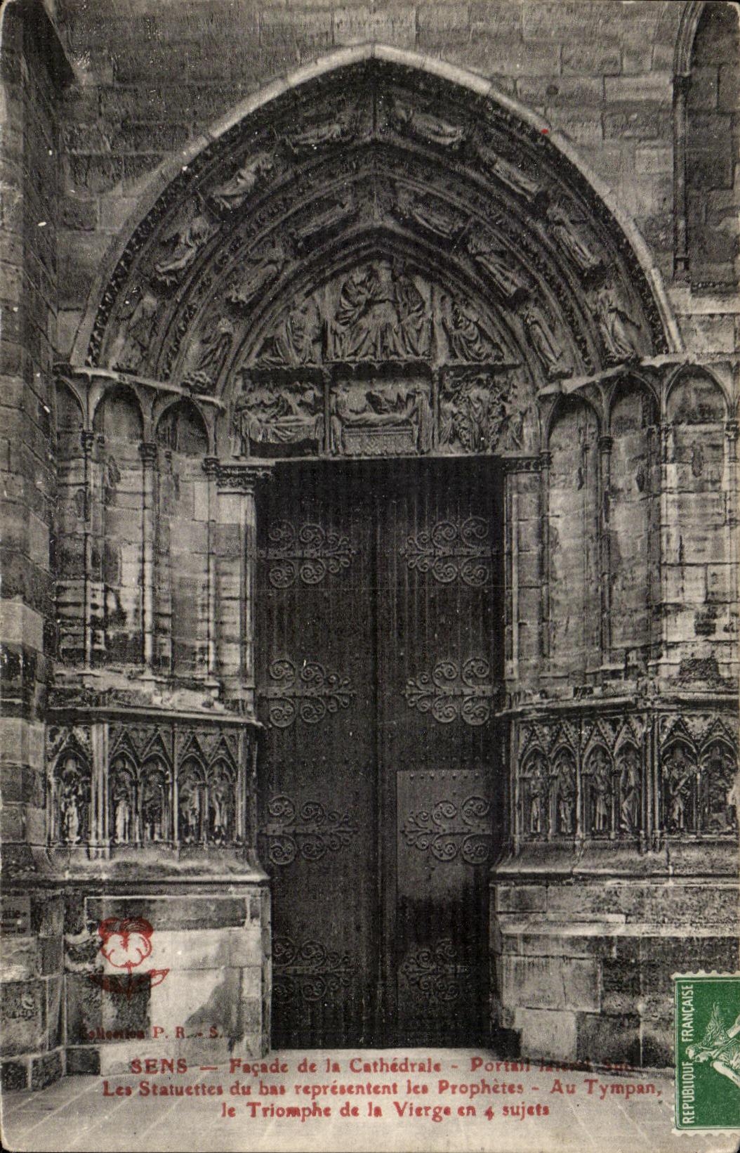 CPA Sens Facade de la Cathedrale Portail