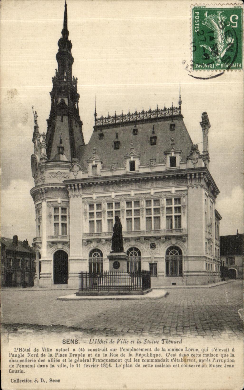 CPA Sens L Hotel de Ville et la Statue Thenard