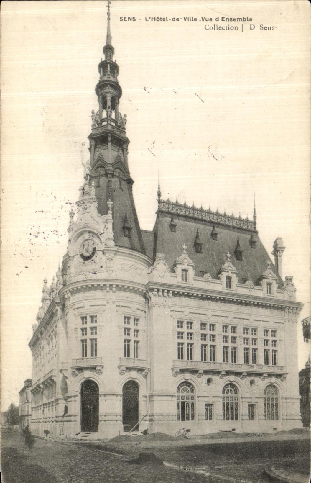 CPA Sens L Hotel de Ville Vue d Ensemble