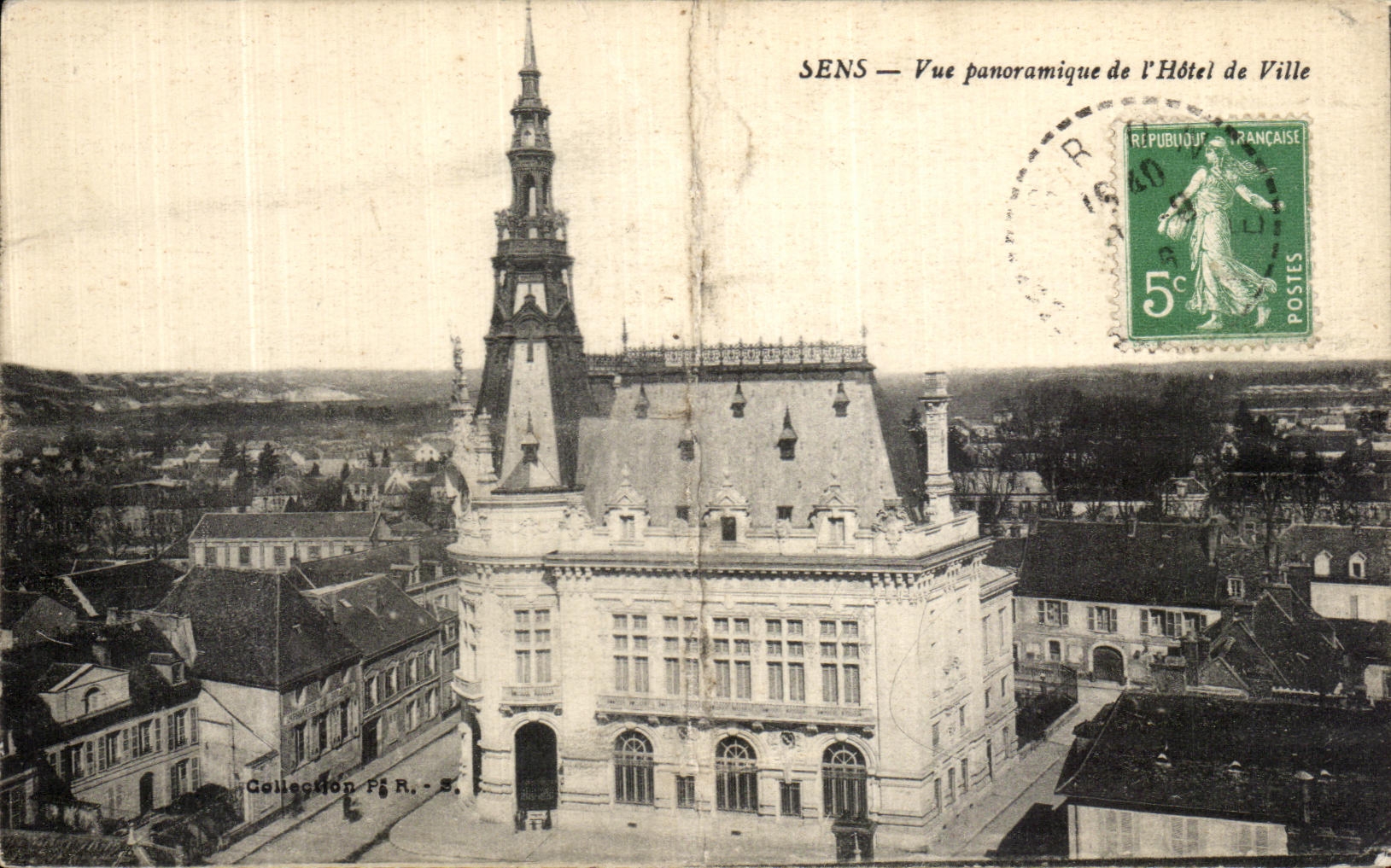 CPA Sens Vue Panoramique de Hotel de Ville