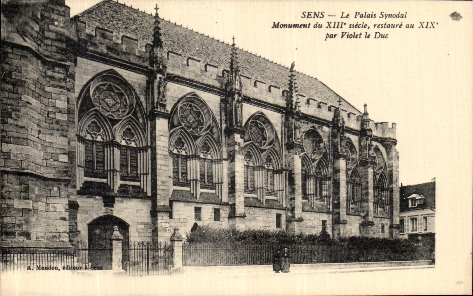 CPA Sens Le Palais Synodal restaure par Violet le Duc