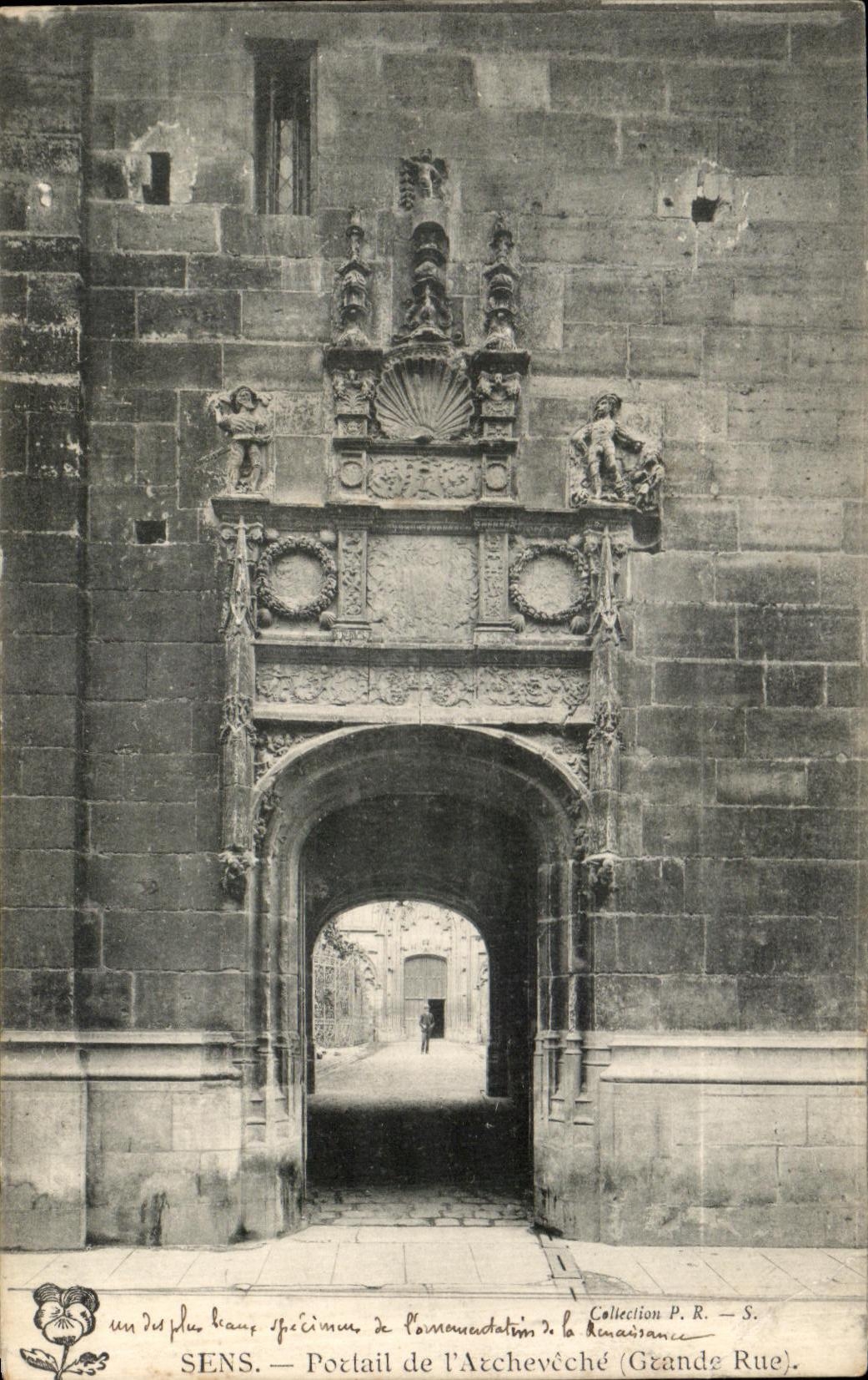 CPA Sens portail de L Acheveche Grande rue