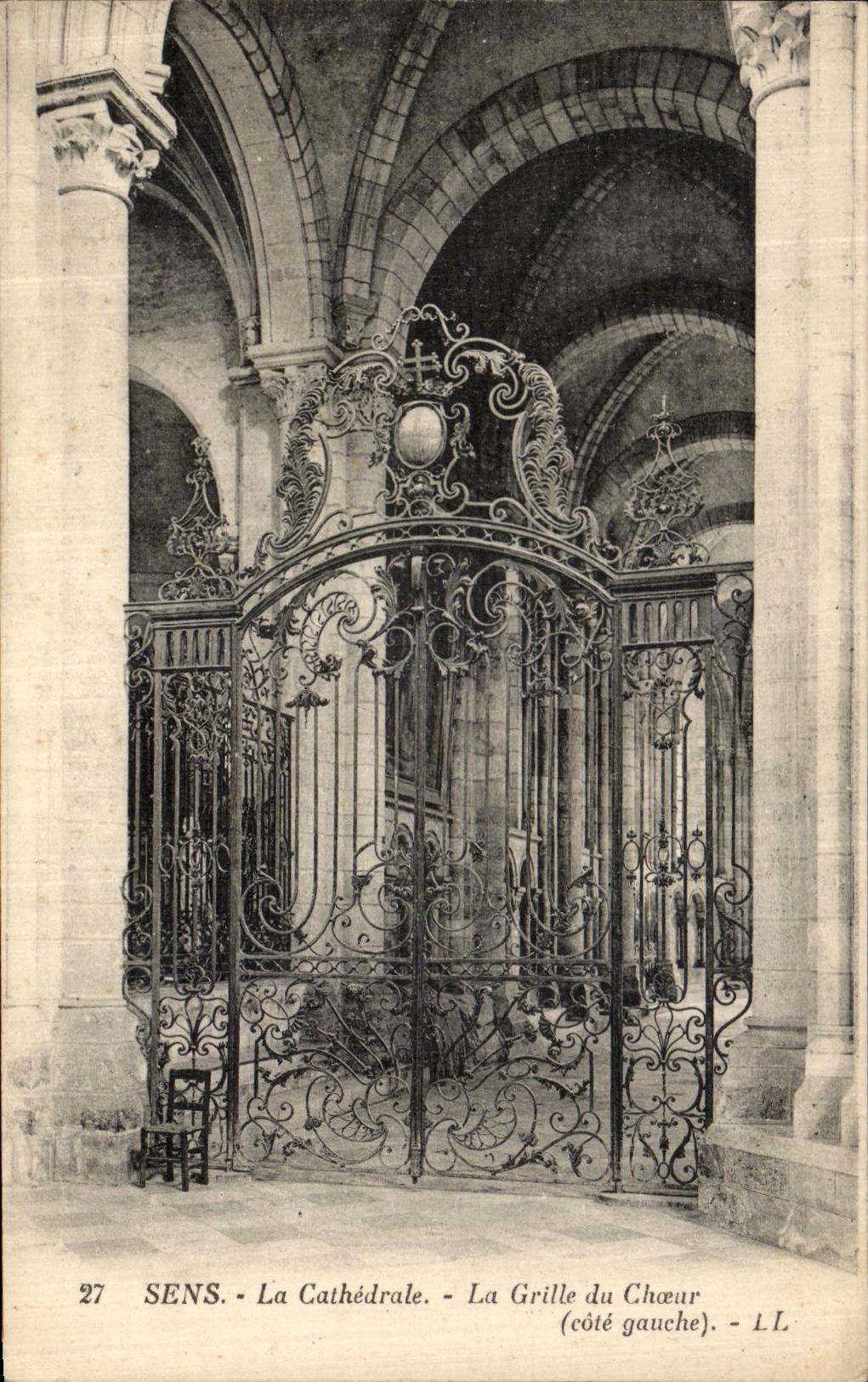 CPA Sens La Cathedrale La Grille du Choear