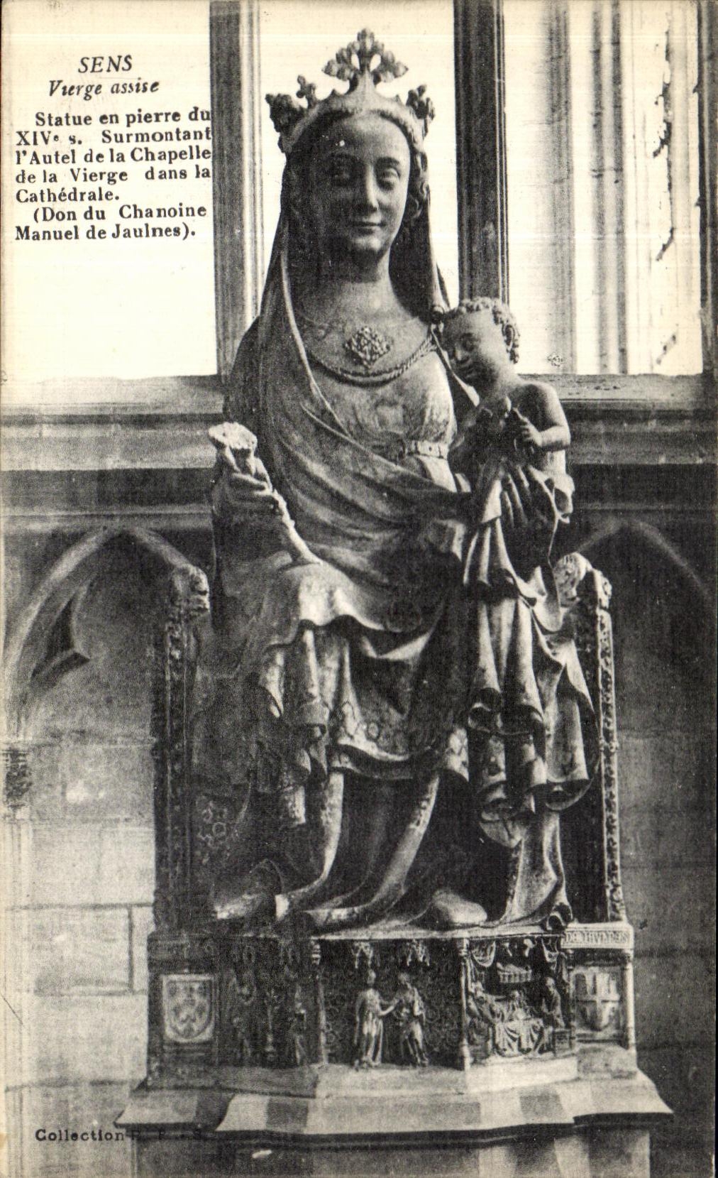 CPA Sens Vierge assise