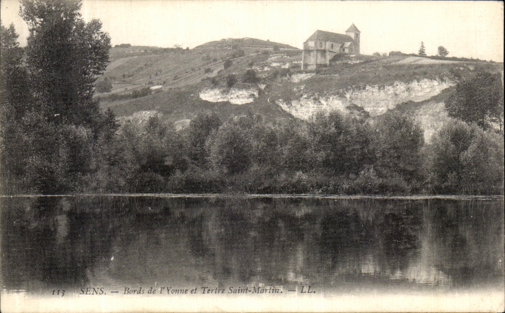 CPA Sens Bords de L Yonne et Tertre Saint Martin