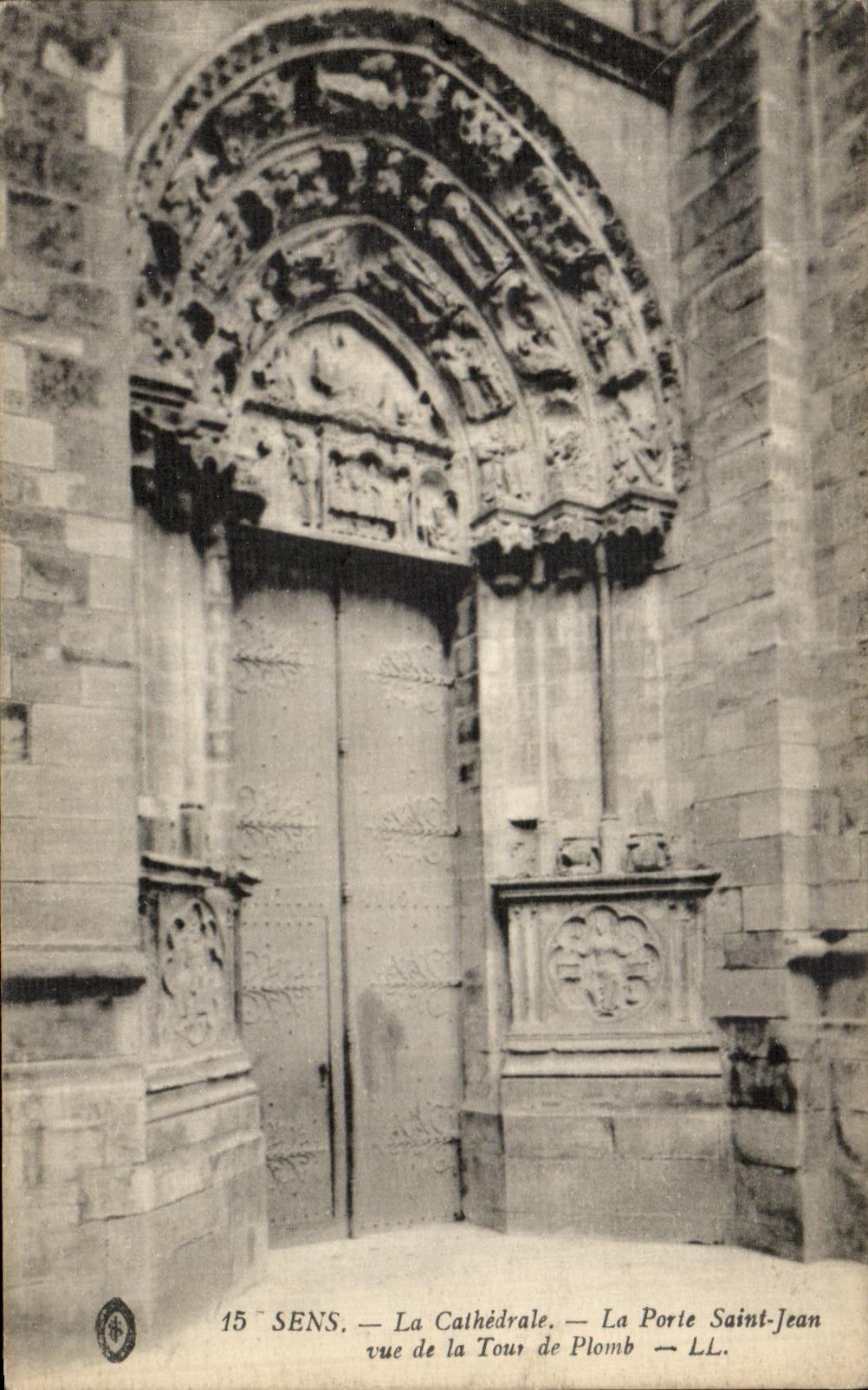 CPA Sens La Cathedrale La Porte Saint Jean vers la tour de plomb