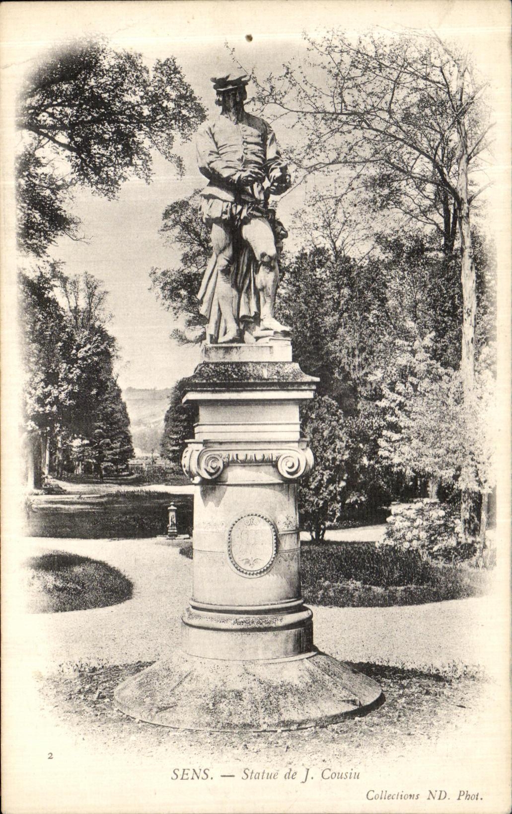CPA Sens Statue de J Cousin 