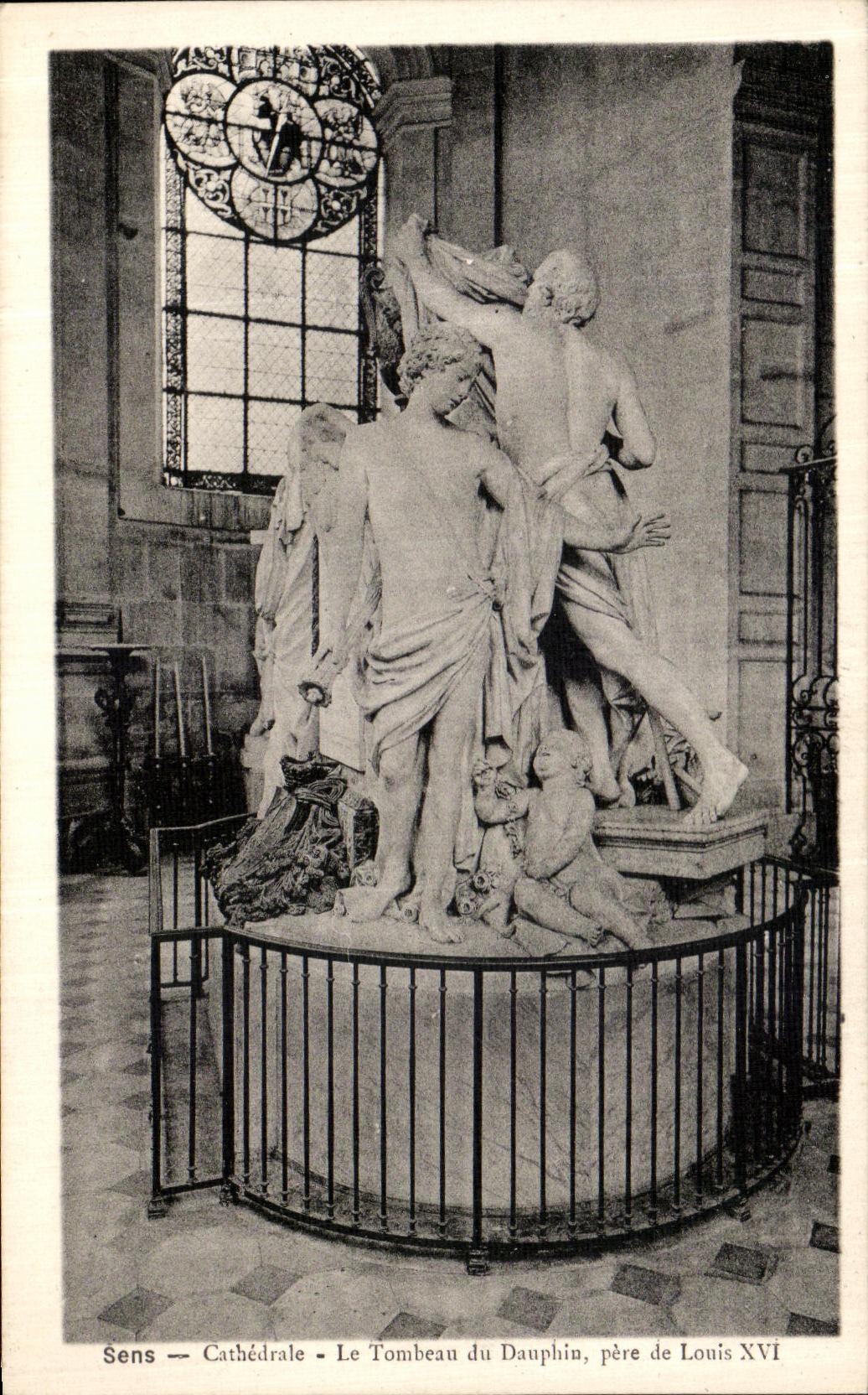 CPA Sens Cathedrale Le Tombeau du Dauphin pere de Louis XVI