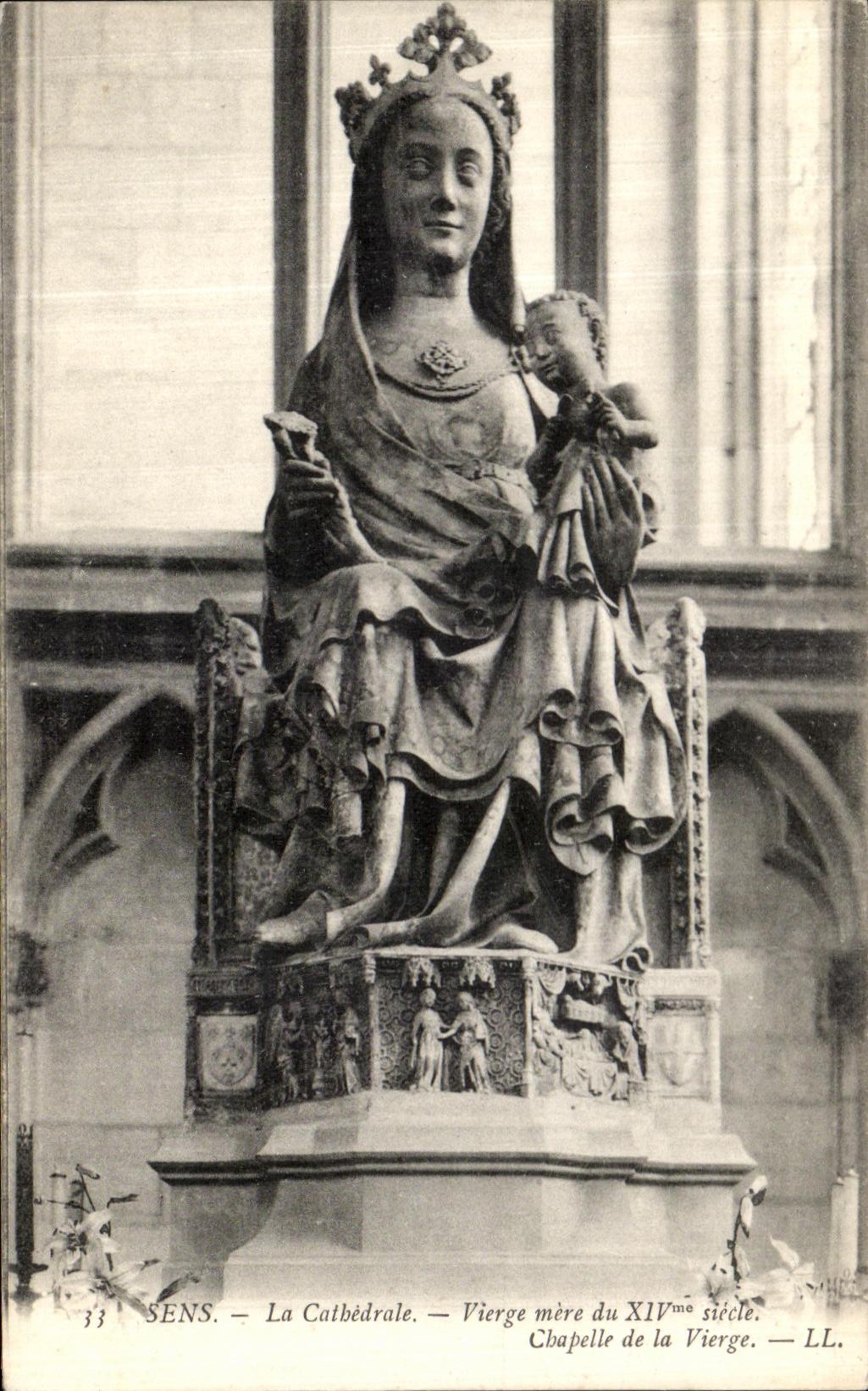 CPA Sens La Cathedrale Vierge noire du 14eme Chapelle de la vierge