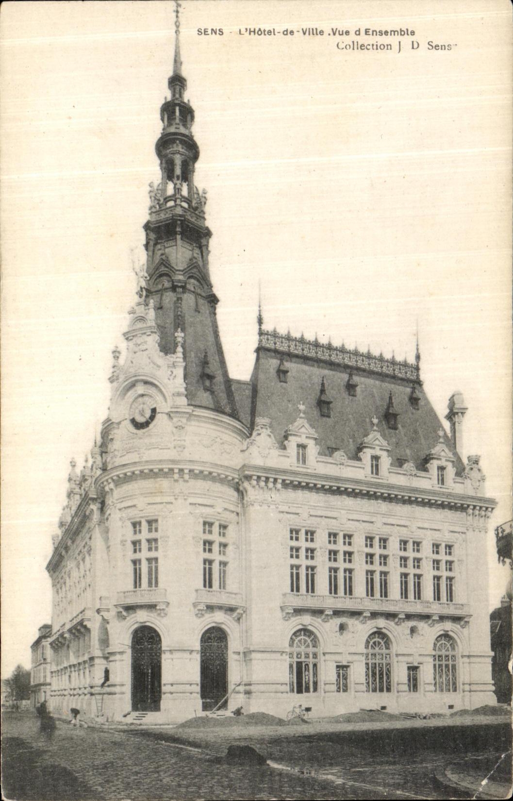 CPA Sens L Hotel de Ville Vue d Ensemble