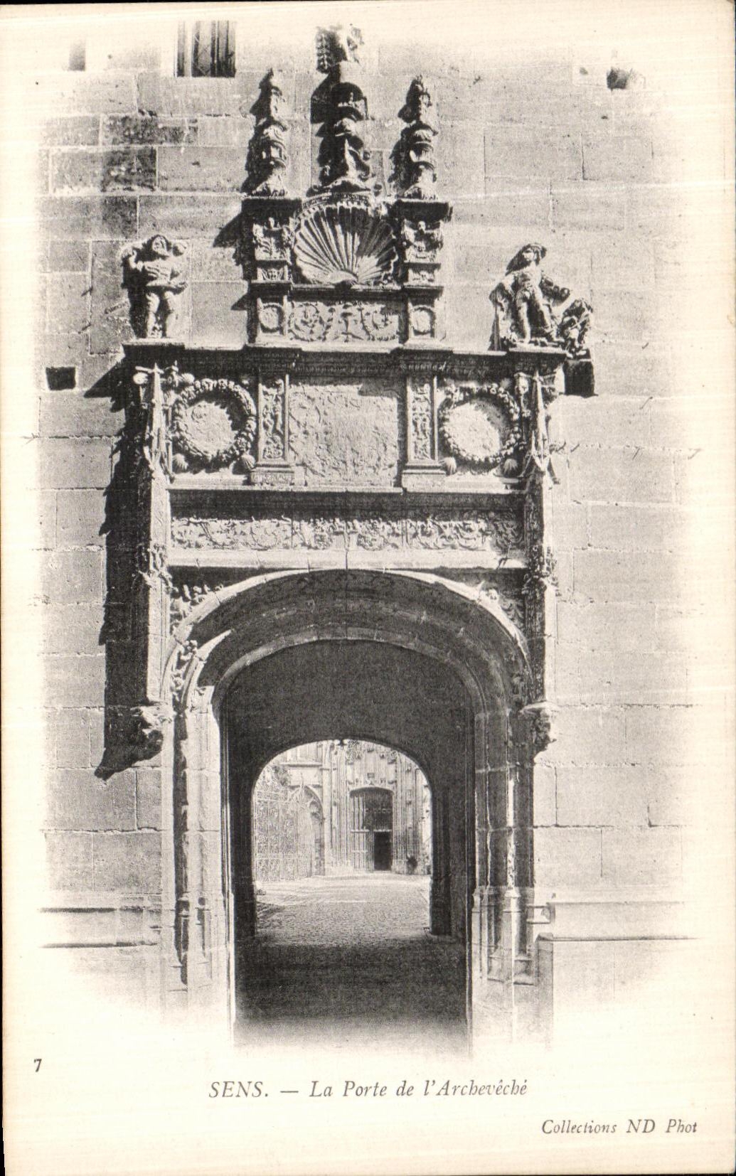 CPA Sens La Porte de l Archeveche