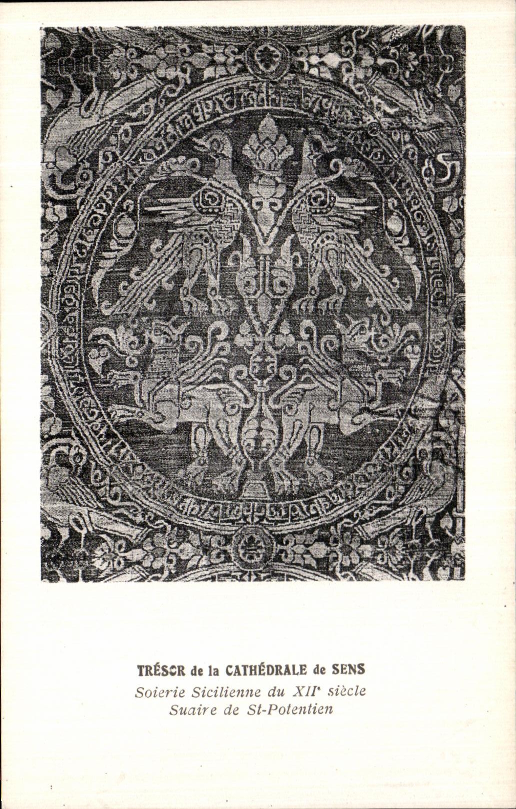 CPA Sens Tresor de la Cathedrale Soierie sicilienne du 12eme Suaire de St Potentien