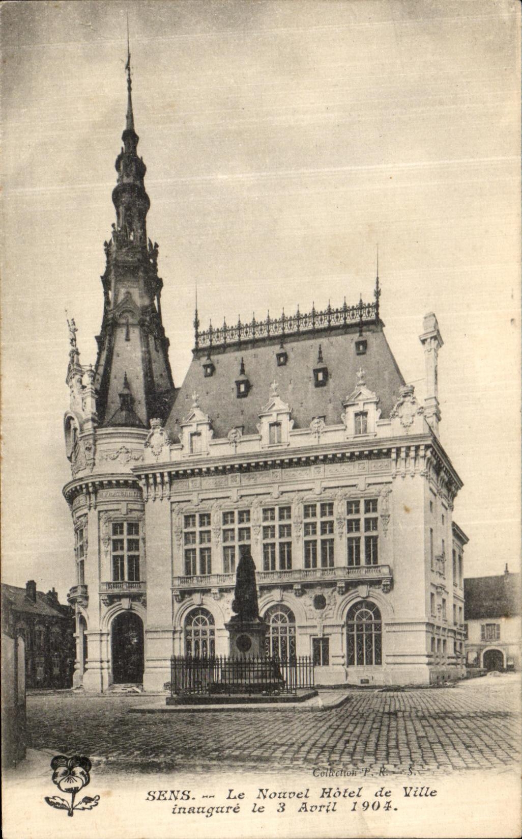 CPA Sens Le Nouvel Hotel de Ville Inaugure le 3 avril 1904