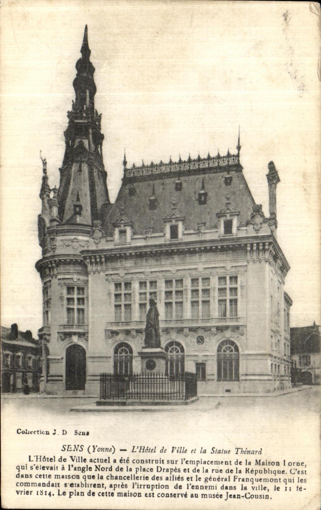 CPA Sens L Hotel de Ville et la Statue Thenard