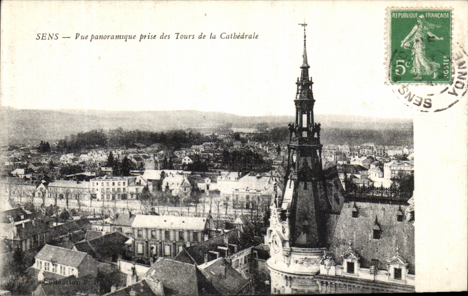 CPA Sens Vue panoramique prise des tours de la Cathedrale