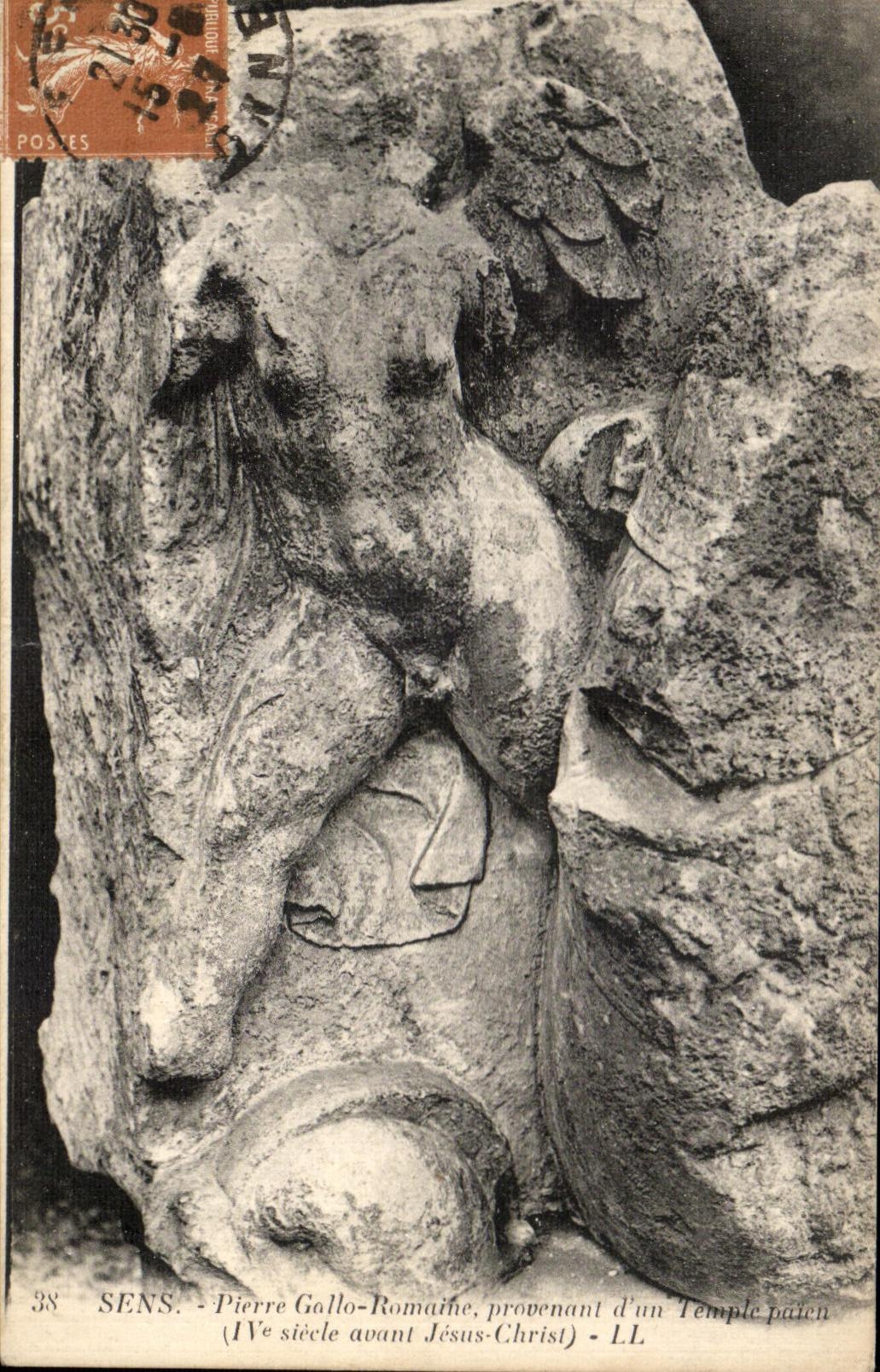 CPA Sens Pierre Gallo Romaine Provenant d un temple paien