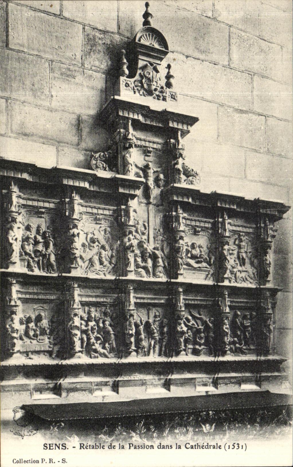 CPA Sens Retable de la Passion dans La cathedrale
